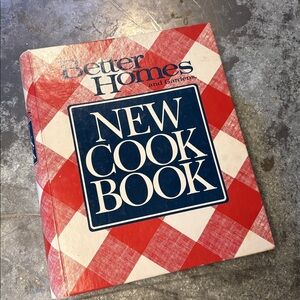 Better Homes And Gardens Red and White Checked New Cook Book 1989